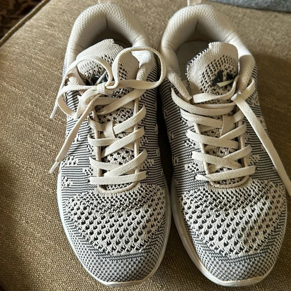 APL TechLoom Pro Anthropologie Exclusive Knit Running Sneakers Tan Women 7.5 - Picture 2 of 4